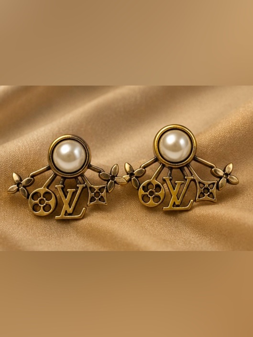 Gold Tone Pearl Floral Charm Statement Stud Earrings Vintage Style